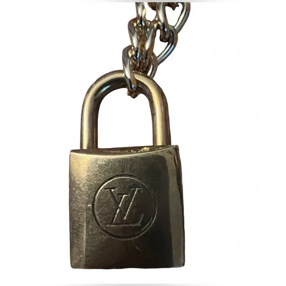 AUTHENTIC Rare 204 Louis Vuitton Lock and key with LV keychain and necklaces! - Picture 13 of 16